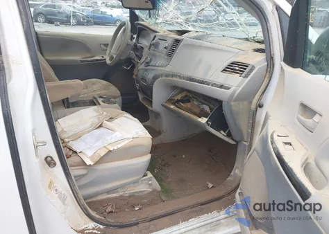 2014 Toyota Sienna Le V6 8 Passenger z USA, uszkodzony, nr VIN 5TDKK3DCXES512006